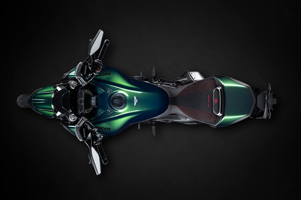 Ducati e Bentley: due serie davvero speciali per la Diavel V4